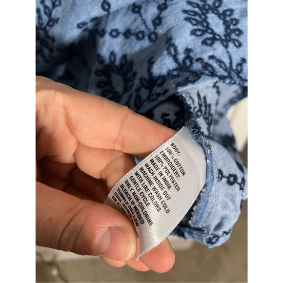 Crown & Ivy Boho Chambray Embroidered Blue Floral Baby Doll Western Lace Top L - Picture 4 of 7